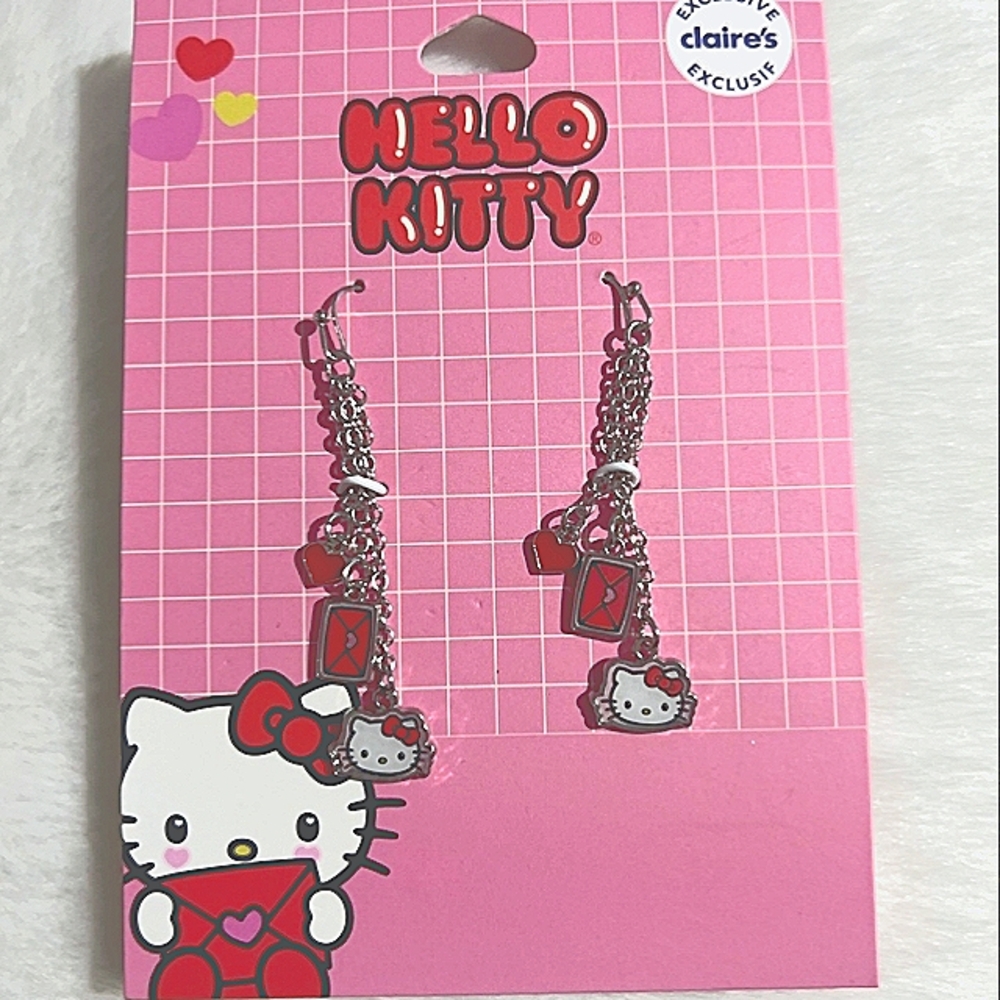 NWT Hello Kitty Dangle Earrings NEW